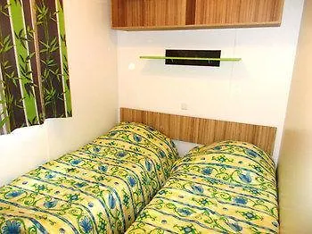 Camping Club Le Parc De Paris - Caravan Park 3*
