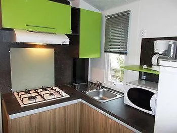 Camping Club Le Parc De Paris - Caravan Park Hotel