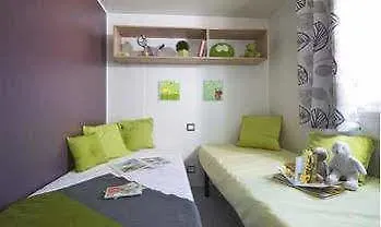Hotel Camping Club Le Parc De Paris - Caravan Park