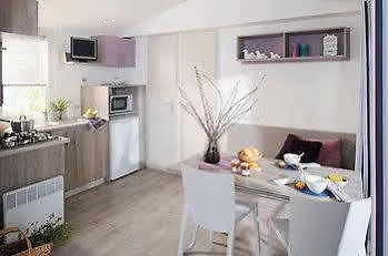 Hotel Camping Club Le Parc De Paris - Caravan Park 3*
