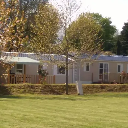 Hotel Camping Club Le Parc De Paris - Caravan Park