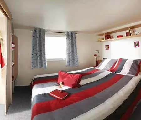 Camping Club Le Parc De Paris - Caravan Park 3* Disneyland Paris