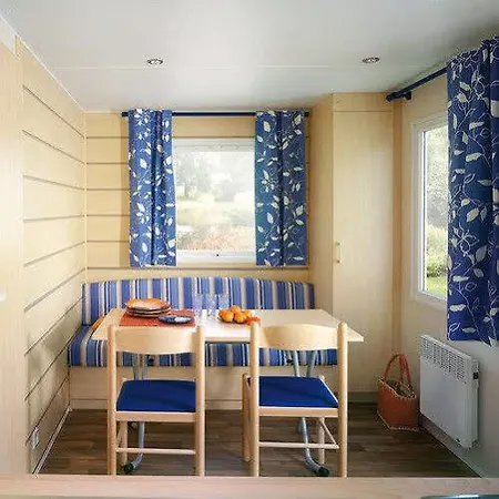 Hotel Camping Club Le Parc De Paris - Caravan Park Disneyland Paris